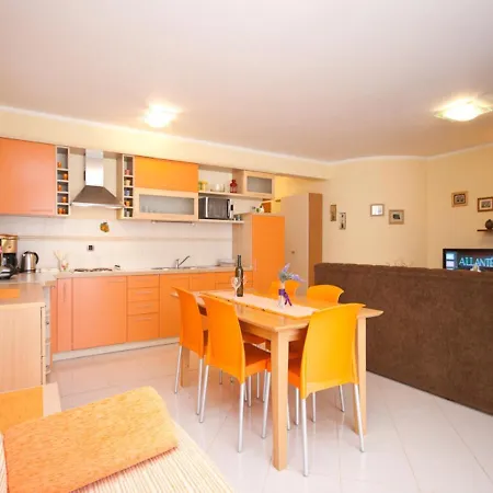 With Parking Space Baska, Krk - 19420 شقة