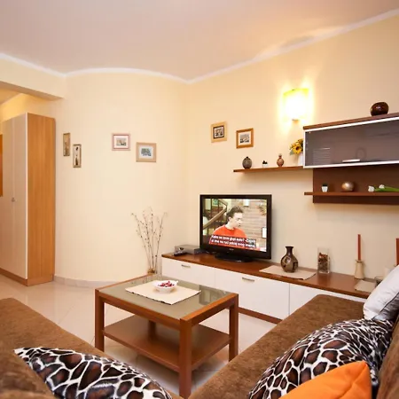 With Parking Space Baska, Krk - 19420 Lägenhet *